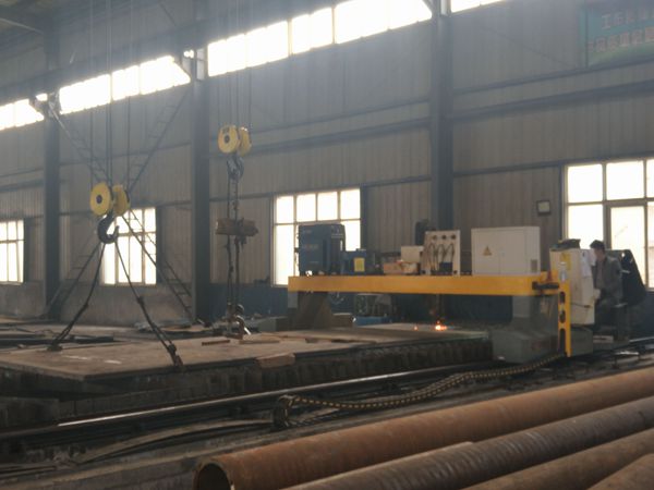 機(jī)加工車(chē)間 數(shù)控切割機(jī)